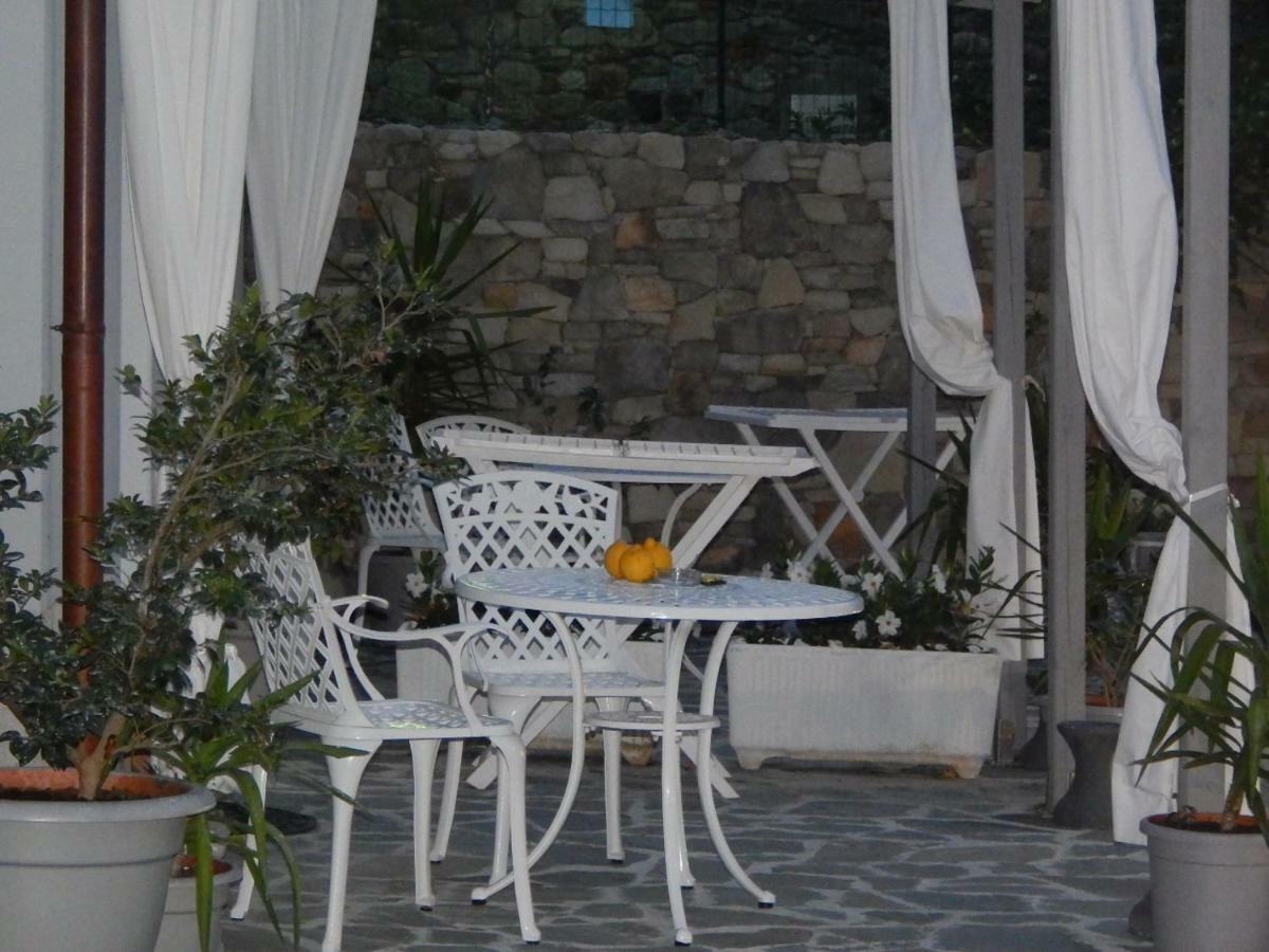 B&B Pie Del Castello Леванто Екстер'єр фото