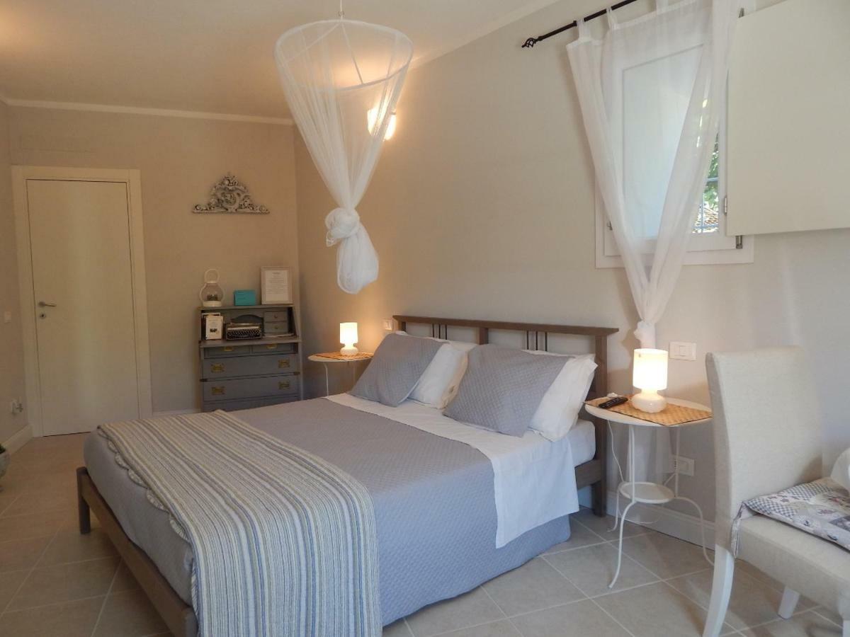 B&B Pie Del Castello Леванто Екстер'єр фото
